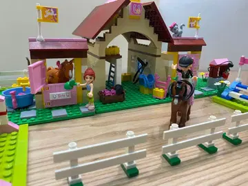 완전한 부품, 새상품급 3189 레고 프렌즈 하트레이크 호스 클럽