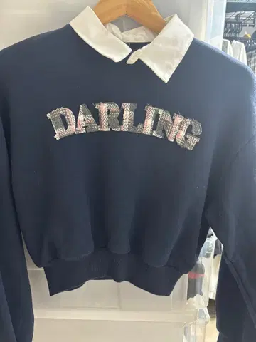 다리치 트위드 아플리케 맨투맨 상의