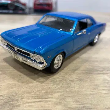 Maisto 1:24 1966 쉐보레 셰빌 SS 396 블루