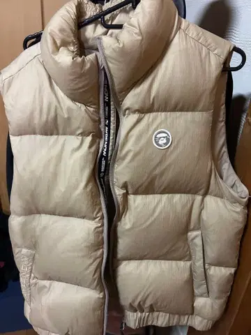 AAPE 베이지 다운 베스트 M 사이즈 가격 인하 협상