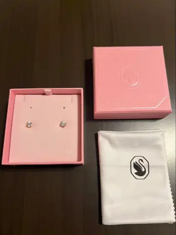 스와로브스키 ( Swarovski ) 양쪽 귀걸이