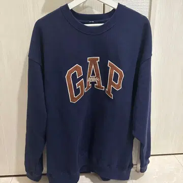 [ 즉시 구매 ] GAP 네이비 로고 맨투맨 L 사이즈