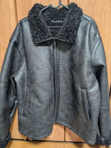 ZARA 페이크 가죽 자켓