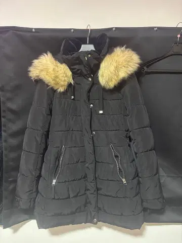 ZARA 블랙 퍼 다운 자켓