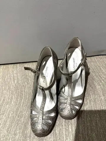 질 스튜어트 실버 웨지힐