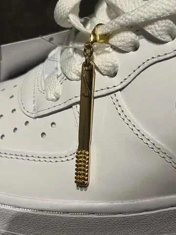 나이키 에어포스 1 골드 참