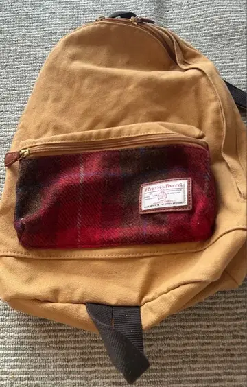 HarrisTweed 해리스 트위드 베이지 백팩 빨간색 체크