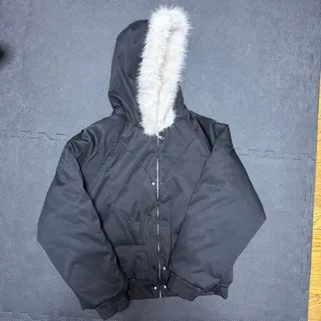 퍼 후드 블랙 짧은 기장 다운 자켓 y2k 그런지