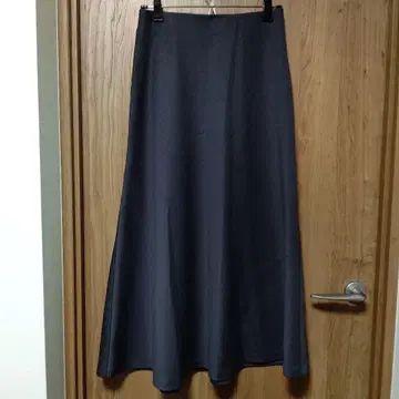 UNFILO 앙피로 더블 페이스 세미 플레어 스커트 차콜 S