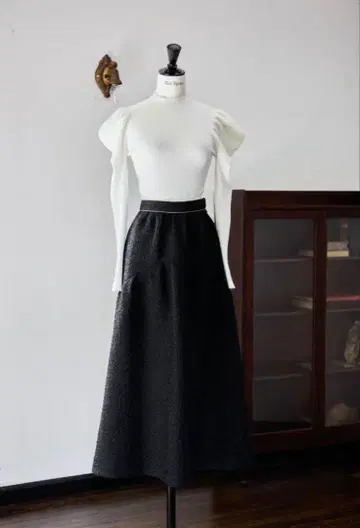 herlipto Twinkle Jacquard Volume Skirt