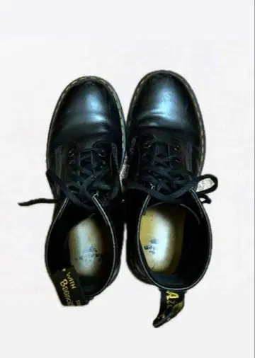 닥터마틴 8홀 부츠