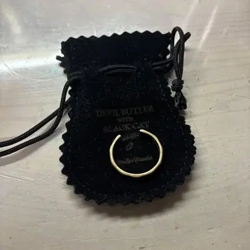 악마 고양이 전시회 혜택 반지 악마 집사와 검은 고양이 반지