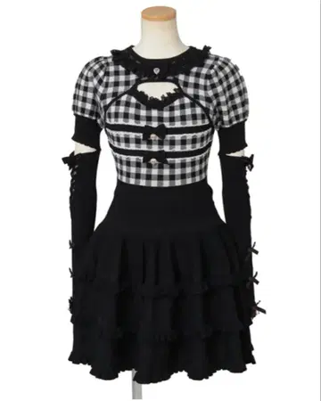 LIZLISA 리즈리사 깅엄 니트 컷 아웃 원피스 블랙