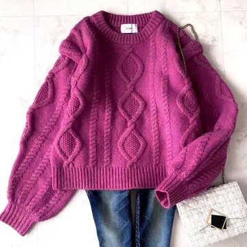 새상품급 클라네 턱 숄더 케이블 니트 입체 패턴 루즈핏 핑크