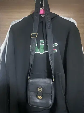 조르지오 아르마니 블랙 숄더백