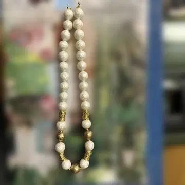 화이트 골드 비즈 목걸이