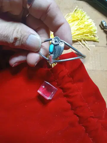 실버 뱅글 터콰이즈 빨간색 돌 깃털 모티브