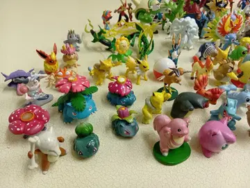 포켓몬 몬코레 초기 피규어 컬렉션 100체 이상