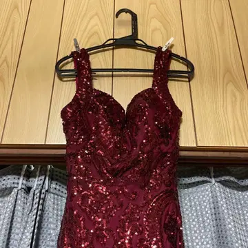 버건디 스팽글 드레스