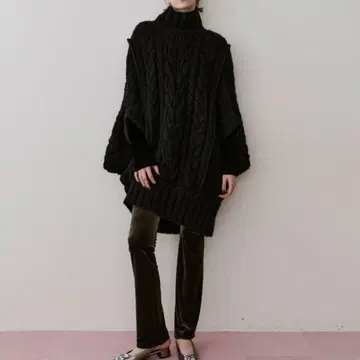 라벨에튀드 케이블 BIG 원피스 하이넥 스웨터 블랙