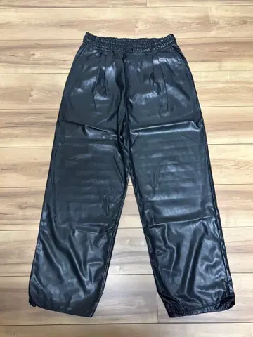 ZARA 가죽 블랙 팬츠