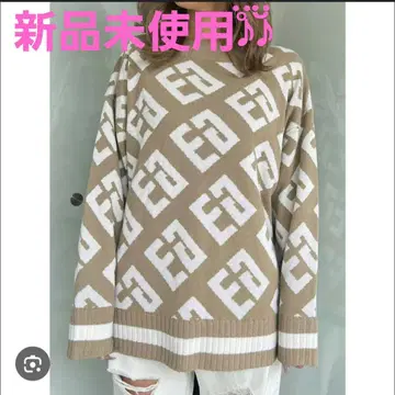 EGOIST 로고 베이지 니트 스웨터