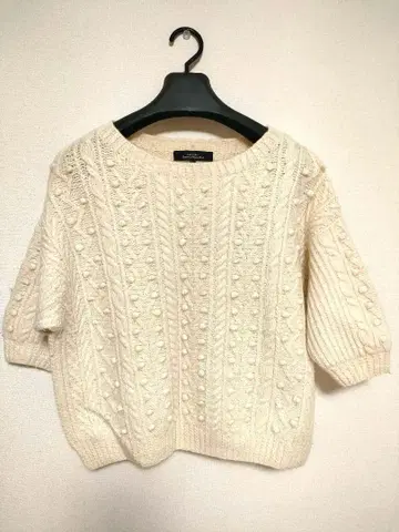 새상품급 투모로우랜드 MACPHEE 니트