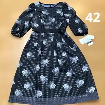 새상품 M'S GRACY 꽃무늬 긴팔 무릎 기장 원피스 42.