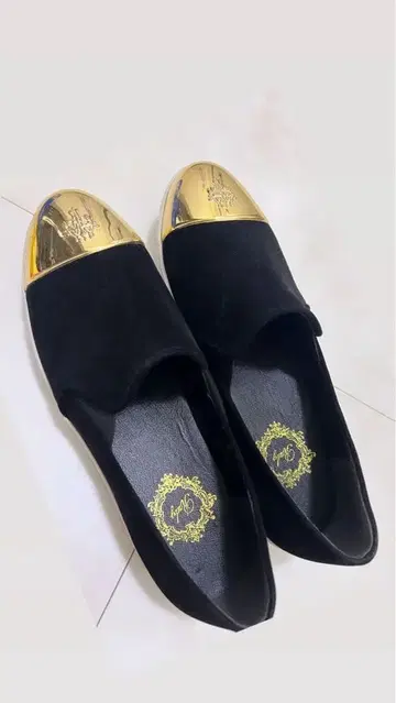 Rady 스웨이드 블랙 슬립온 M size