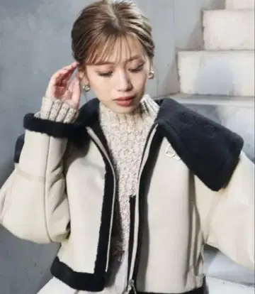 MURUA 페이크 무스탕 코트 아이보리/블랙