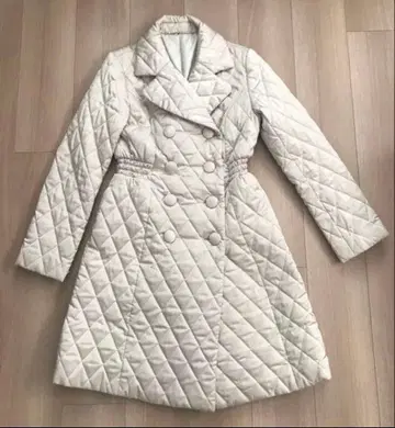 [ 새상품급 ] 아이보리 퀼팅 롱 코트