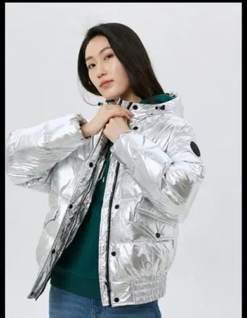 갭 실버 메탈릭 다운 오버 사이즈