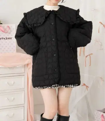 프릴 오버 사이즈 다운 자켓 블랙