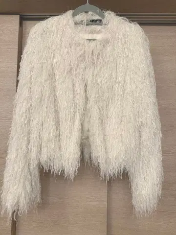 ZARA 프린지 화이트 자켓 M 사이즈