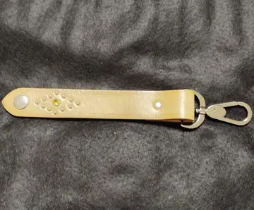 베이지 스터드 키링