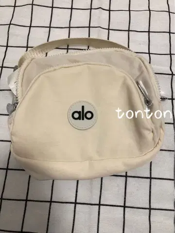 alo 크림색 토트백