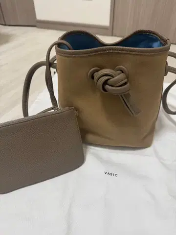 바직 VASIC TOMORROWLAND BOND MINI