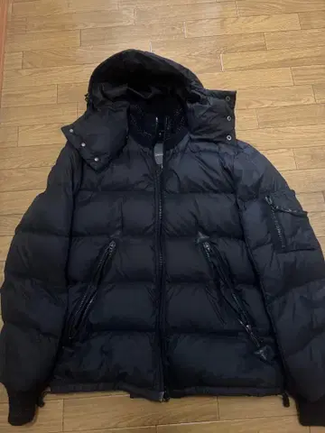 DUVETICA 블랙 다운 자켓 46