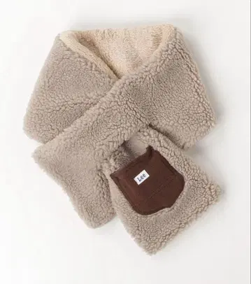 플리스 베이지 머플러 포켓 부착