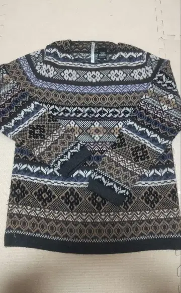 페어아일 패턴 스웨터 70% 알파카