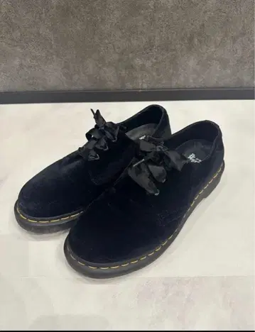 닥터마틴 3홀 벨로아 UK 7