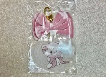 Lil ala mode 벨로아 리본 포함 아크릴 키링 (무스)