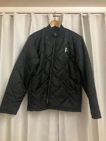 FORMER 포머 퀼팅 자켓 M 사이즈