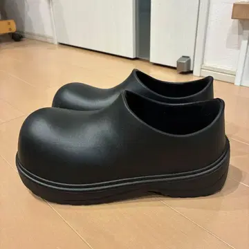통굽 러버 슬립온 스테로이드 더비 러버 부츠