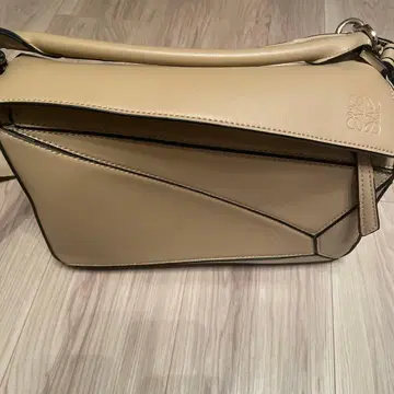 베이지 가죽 숄더백