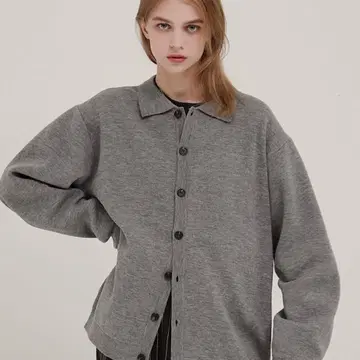 에마크로즈 라이트 그레이 버튼 니트 L