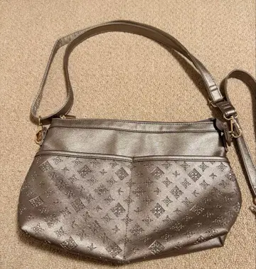 데일리 러셋 인조 가죽 엠보싱 스마트폰 숄더백