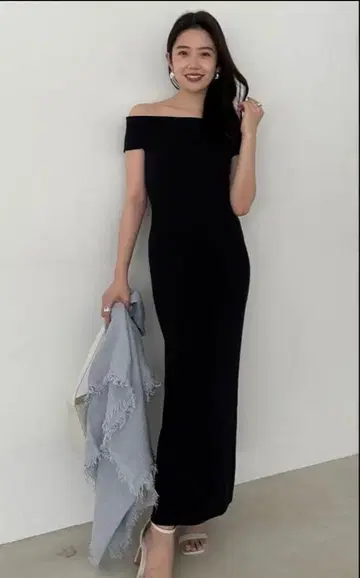 아뉴앙스 문넥 니트 원피스