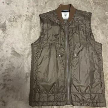 AIGLE 에이글 퀼팅 베스트 소가죽 배치 따뜻한 충전솜 시부이