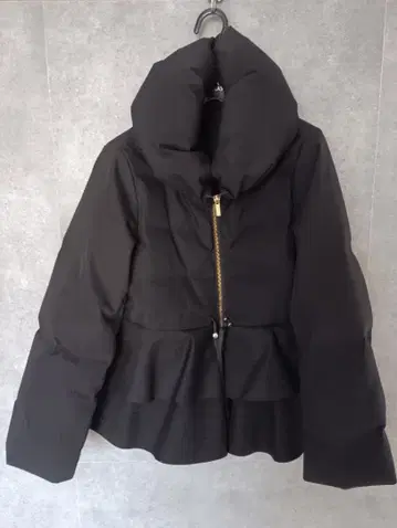 FENNEL 페넬 플레어 페플럼 다운 코트 블랙